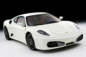 Модель 1/18 FERRARI F430 COUPE