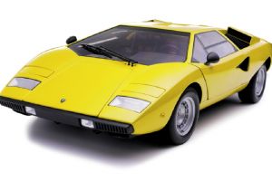 Модель 1/12 LAMBORGHINI COUNTACH LP400